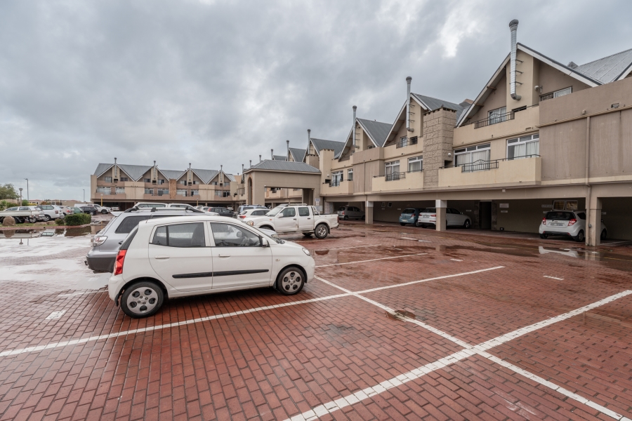2 Bedroom Property for Sale in Whispering Pines Western Cape
